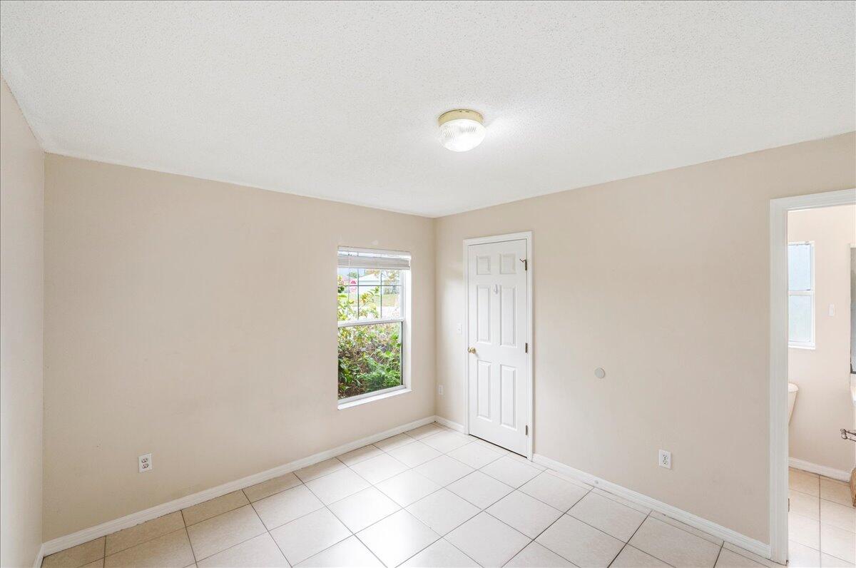 291 Southwest Covington Road Port St. Lucie, FL 34953 - Photo 23 of 27 04-DSC5401