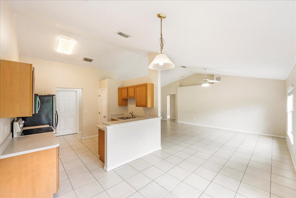 291 Southwest Covington Road Port St. Lucie, FL 34953 - Photo 4 of 27 06-DSC5407