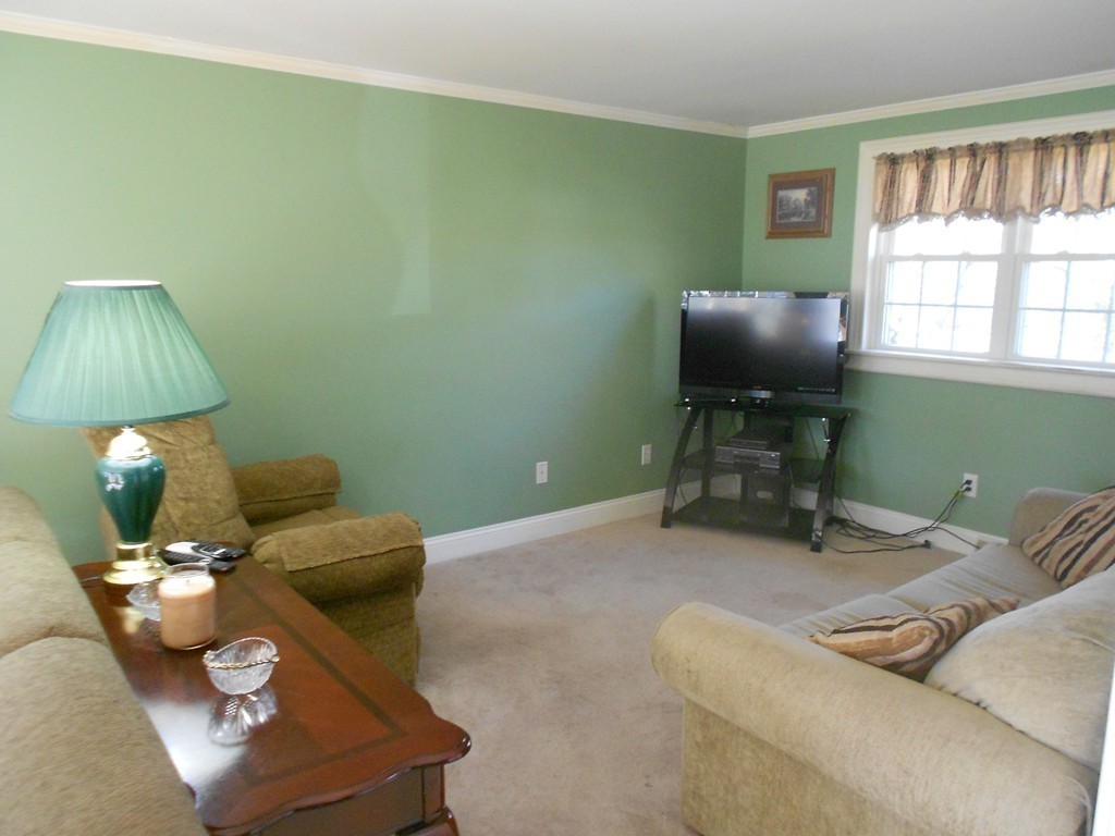 10 Peacedale Avenue Worcester, MA 01607 - Photo 12 of 24 Gallery Image 12