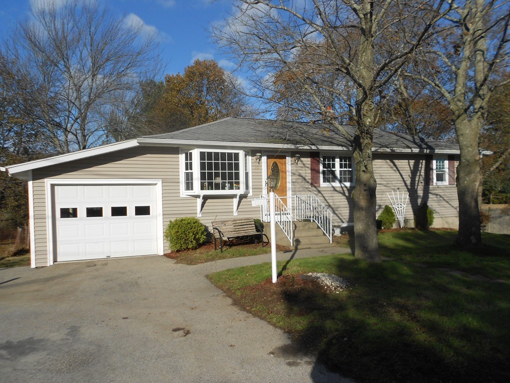 10 Peacedale Avenue Worcester, MA 01607 - Photo 2 of 24 Gallery Image 2