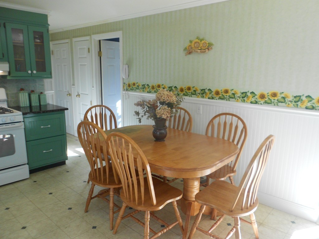 10 Peacedale Avenue Worcester, MA 01607 - Photo 6 of 24 Gallery Image 6