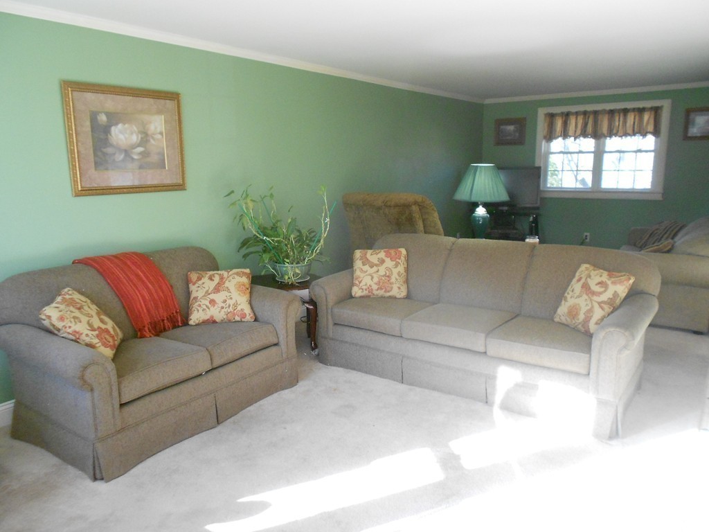 10 Peacedale Avenue Worcester, MA 01607 - Photo 10 of 24 Gallery Image 10