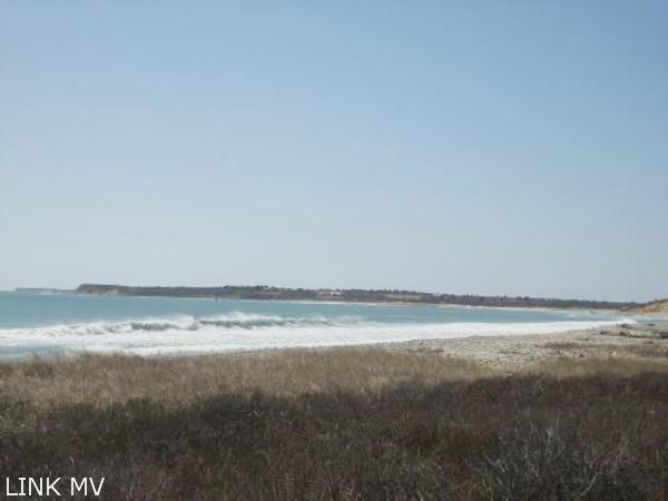 15 Stonewall Road Chilmark, MA 02535 - Photo 2 of 10 http://d1qzqeyxiitrap.cloudfront.net/photos/18558/600/7c3cb57b.jpg
