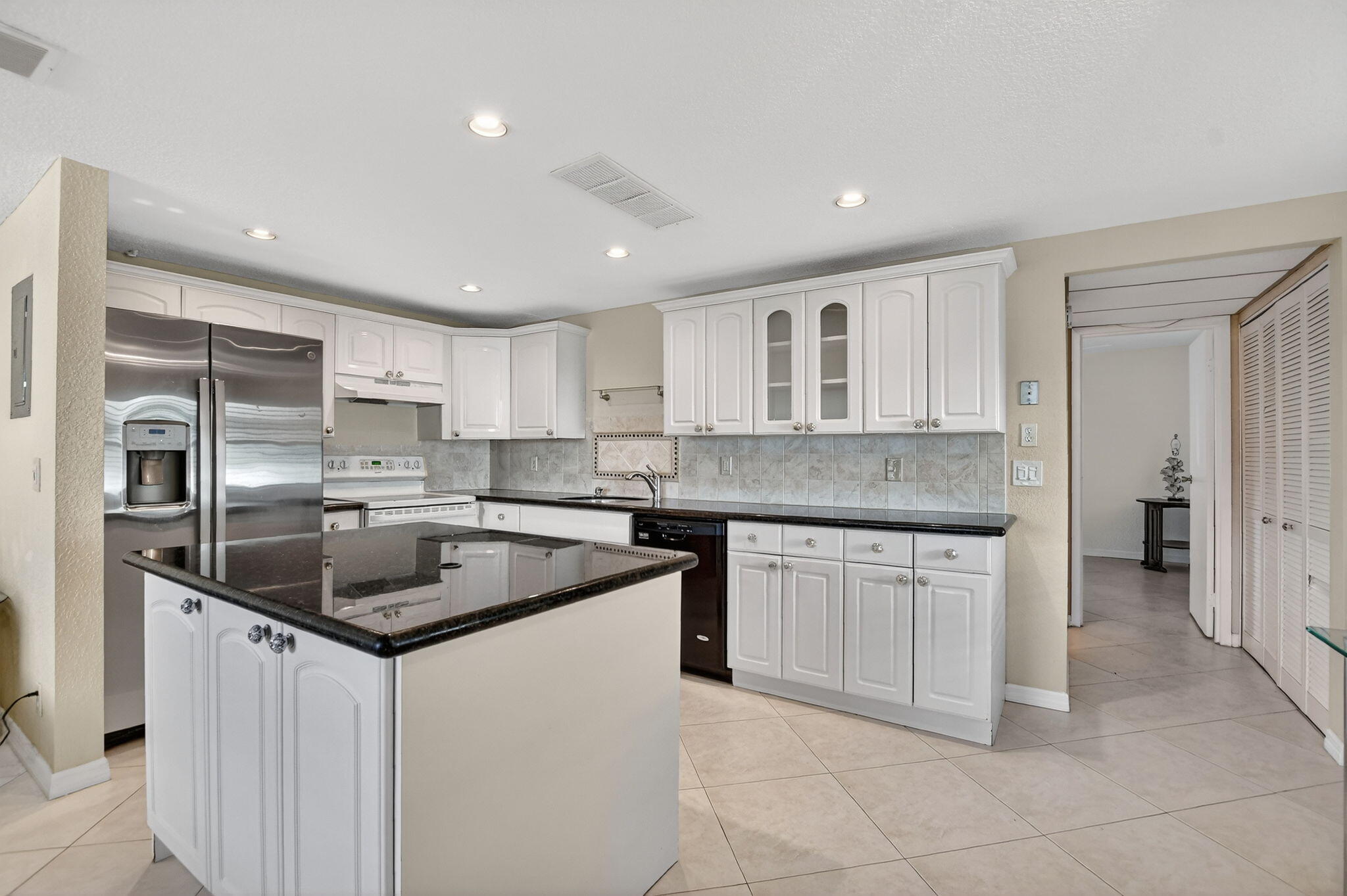 258 Monaco Way, Unit 258 Delray Beach, FL 33446 - Photo 5 of 78 custom kitchen