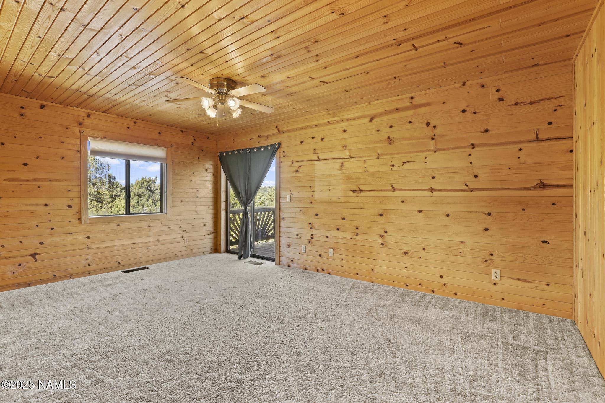 801 North Madison Drive Payson, AZ 85541 - Photo 23 of 50 en empty room with windows