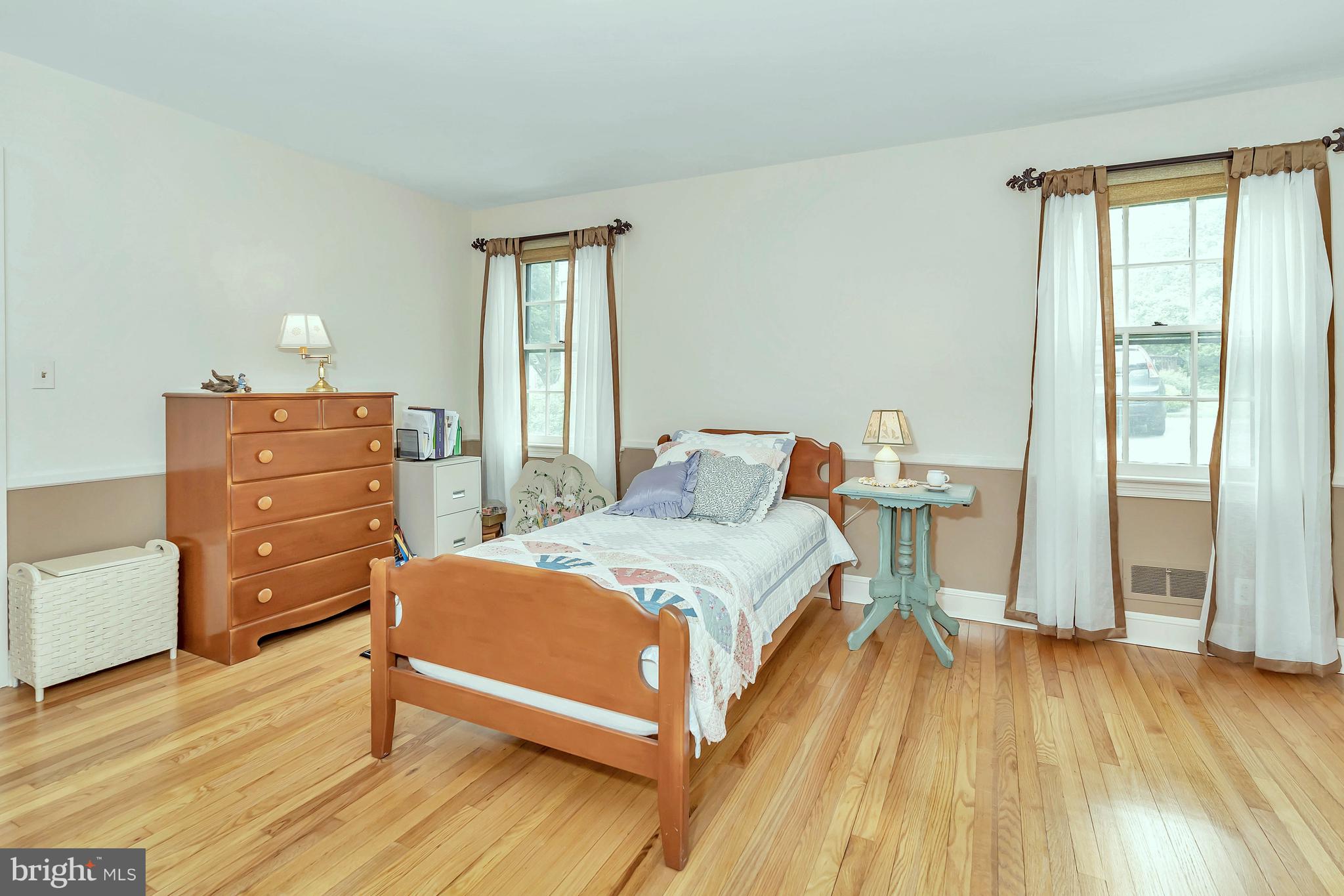 206 Medford Road Wilmington, DE 19803 - Photo 14 of 33 Note the hardwood floors and natural light