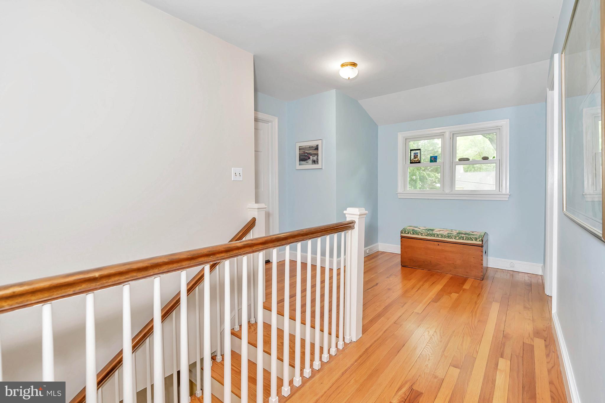 206 Medford Road Wilmington, DE 19803 - Photo 18 of 33 Spacious upper level landing with natural light