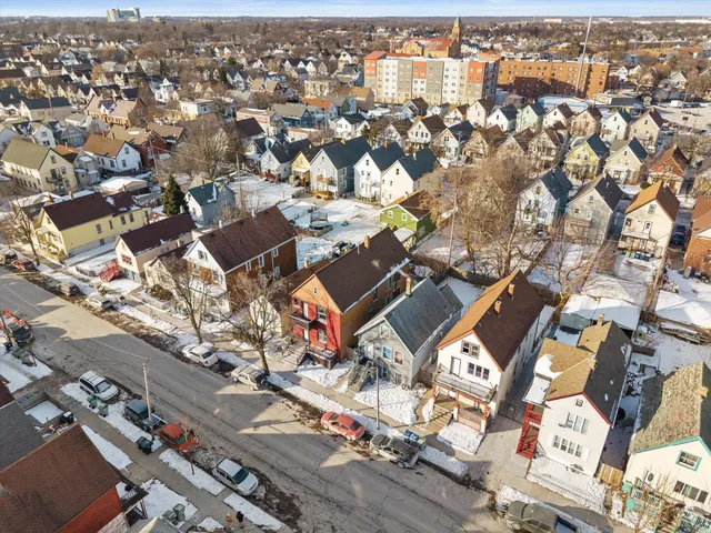 $224,900 | 2033 South 16th Street, Milwaukee, WI 53204
