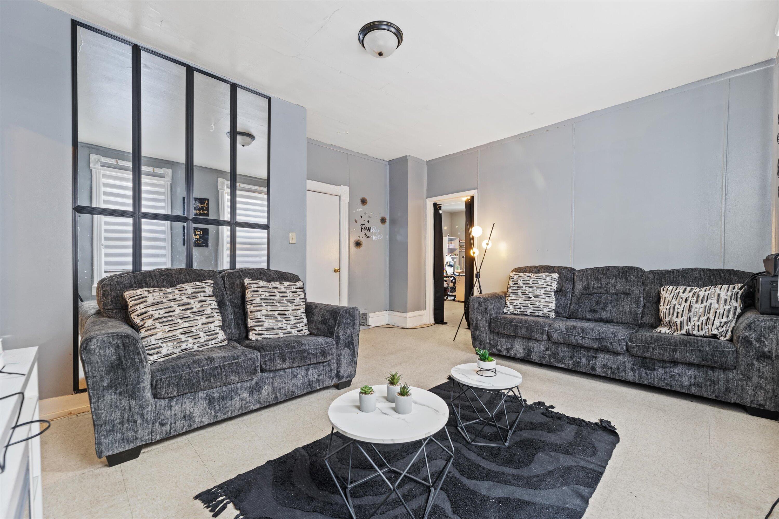 2033 South 16th Street Milwaukee, WI 53204 - Photo 32 of 44 32-IMG_9234