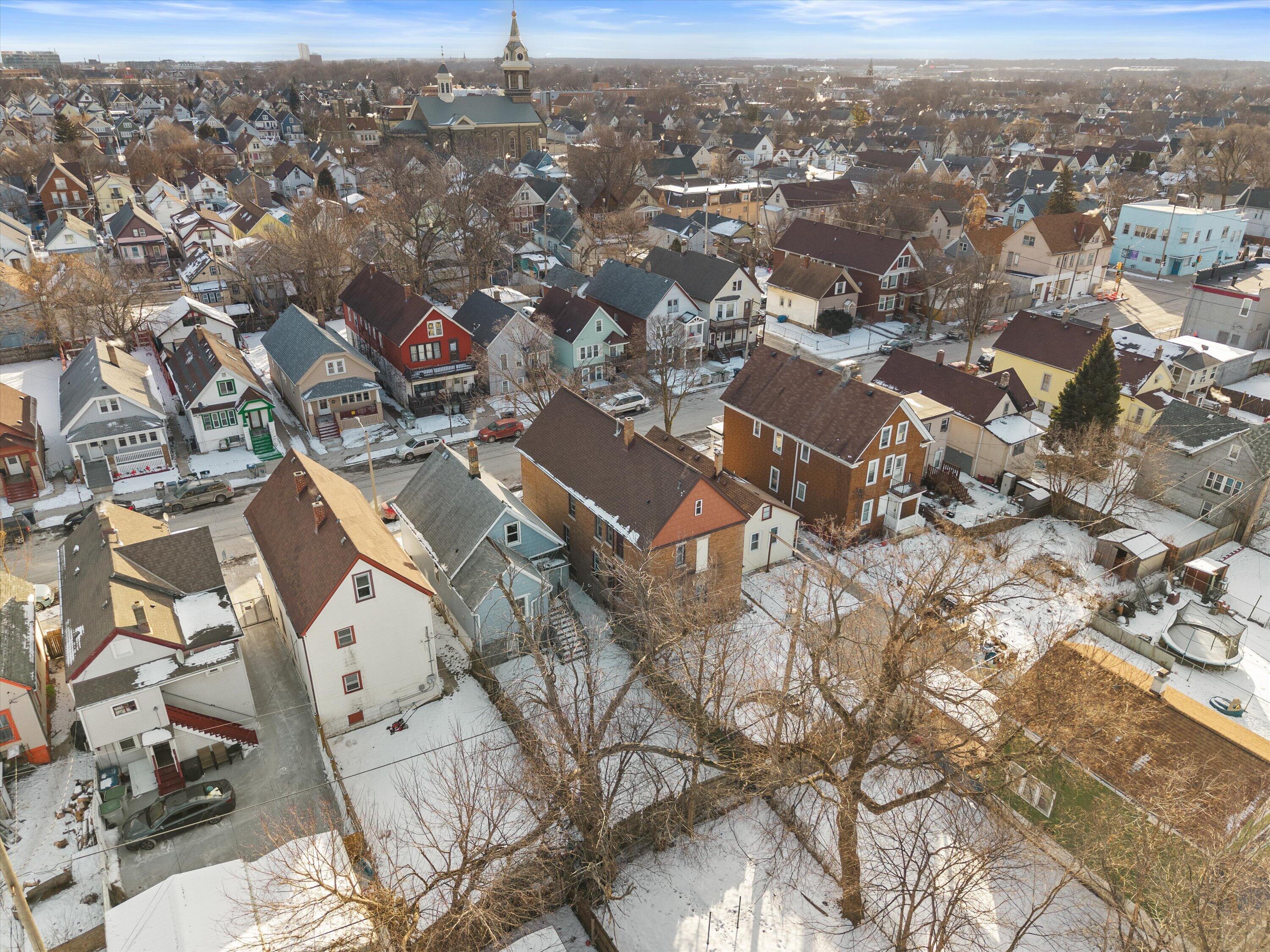 2033 South 16th Street Milwaukee, WI 53204 - Photo 5 of 44 05-DJI_20260130091412_0174_D