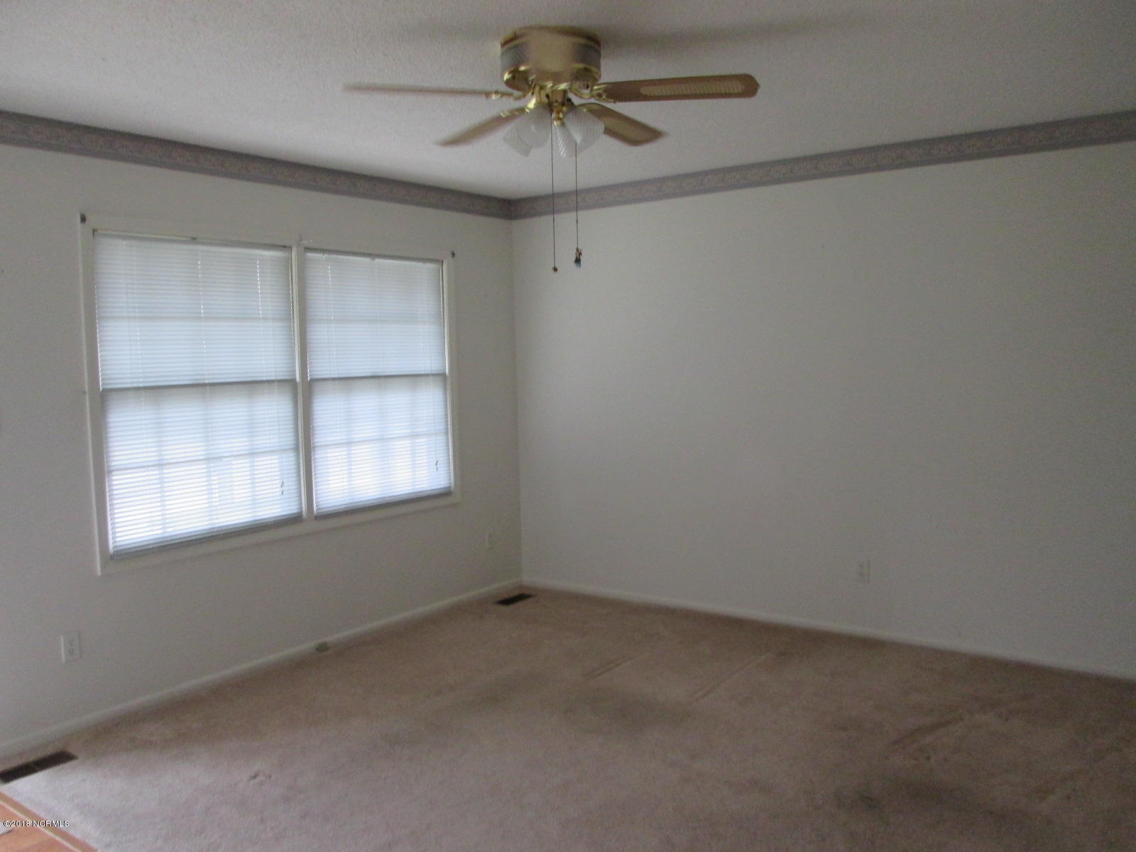 719 Fawn Road Ayden, NC 28513 - Photo 13 of 44 Fawn living 2