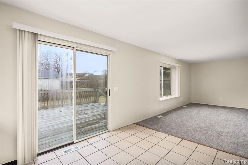 15895 Ridgebrook Path Romulus, MI 48174 - Photo 9 of 25
