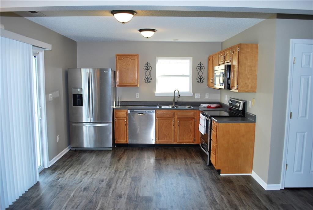 575 Sun Ridge Boulevard Avon, IN 46123 - Photo 4 of 21 Gallery Image 4
