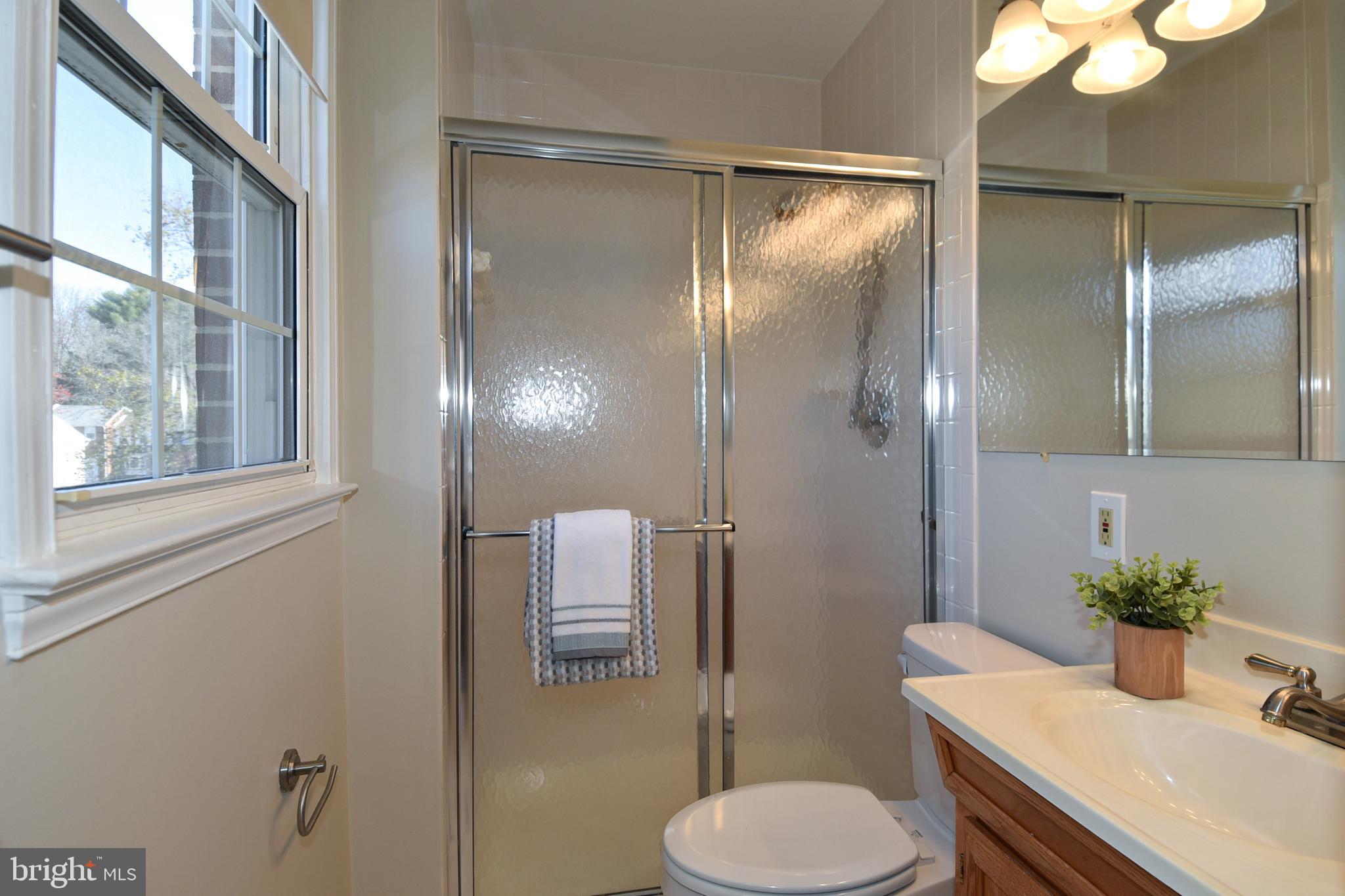 3249 Victor Circle Annandale, VA 22003 - Photo 13 of 33 Primary Bathroom