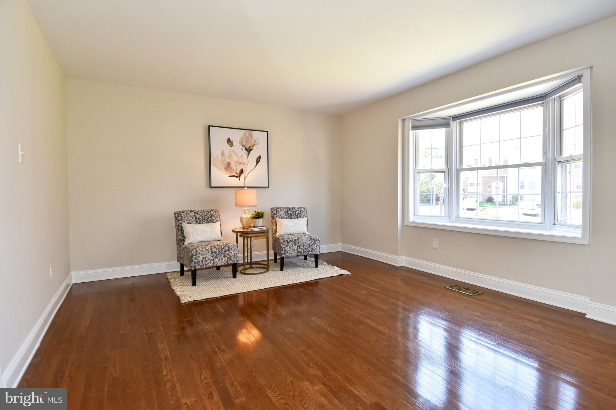 3249 Victor Circle Annandale, VA 22003 - Photo 3 of 33 Front Living Room (SW facing)