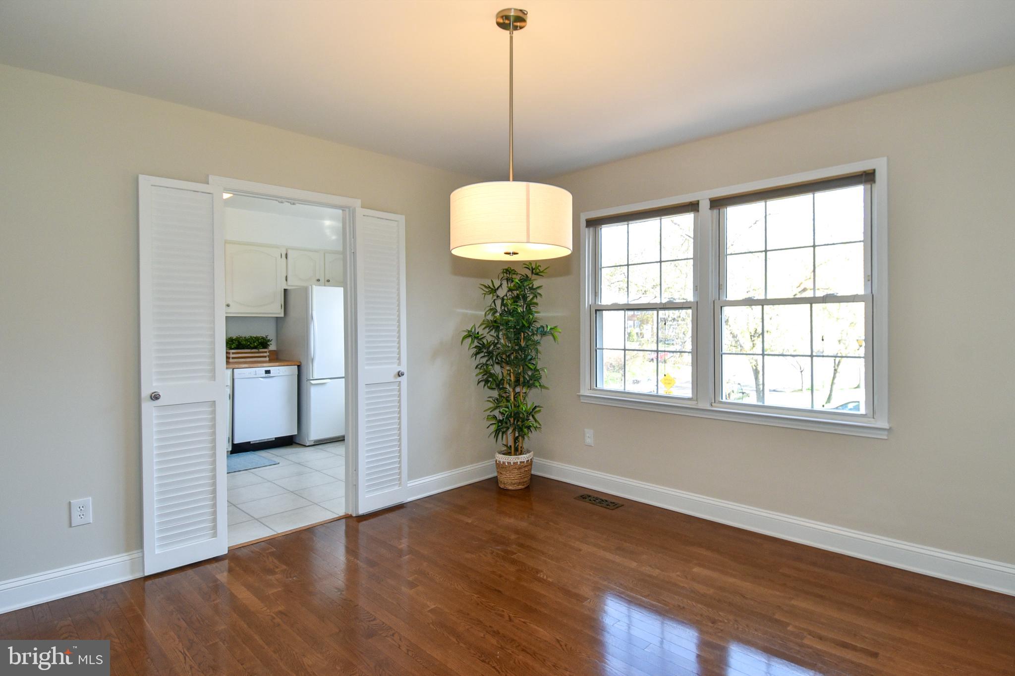 3249 Victor Circle Annandale, VA 22003 - Photo 5 of 33 Dining room