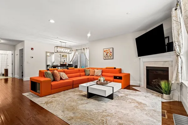 $669,900 | 1 Roseland Street, Unit B14, Foxboro, MA 02035