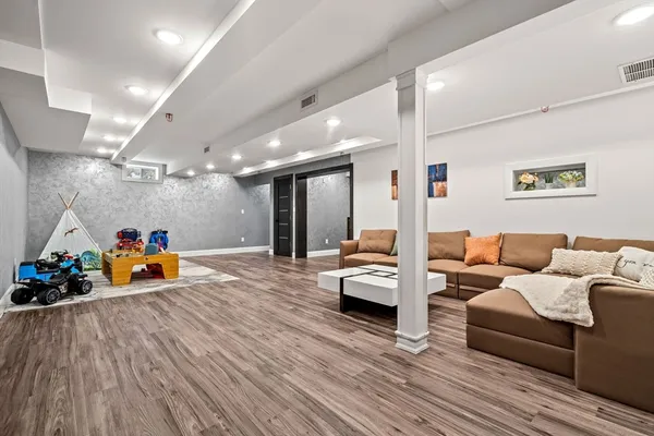 $669,900 | 1 Roseland Street, Unit B14, Foxboro, MA 02035