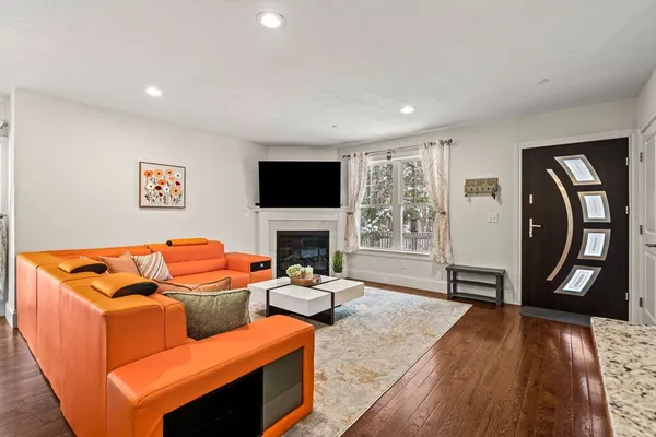 $669,900 | 1 Roseland Street, Unit B14, Foxboro, MA 02035