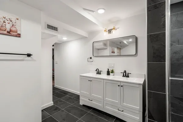 $669,900 | 1 Roseland Street, Unit B14, Foxboro, MA 02035