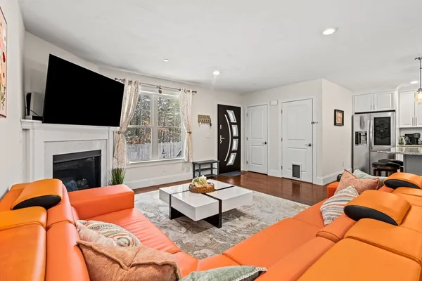 $669,900 | 1 Roseland Street, Unit B14, Foxboro, MA 02035