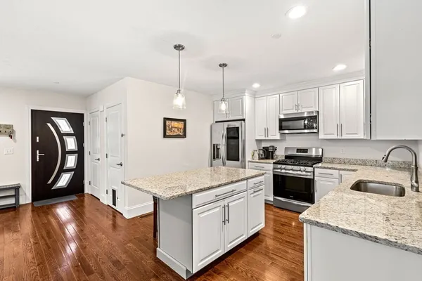 $669,900 | 1 Roseland Street, Unit B14, Foxboro, MA 02035