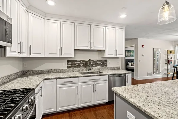 $669,900 | 1 Roseland Street, Unit B14, Foxboro, MA 02035