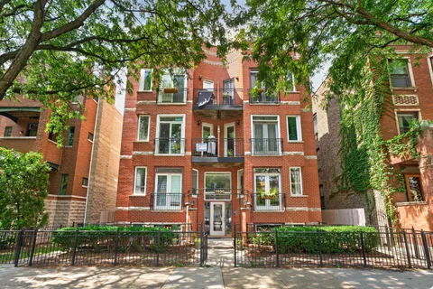 $695,000 | 3930 North Southport Avenue, Unit 2N, Chicago, IL 60613