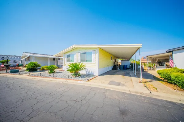 $139,900 | 371 Bethel Avenue, Unit 24, Sanger, CA 93657