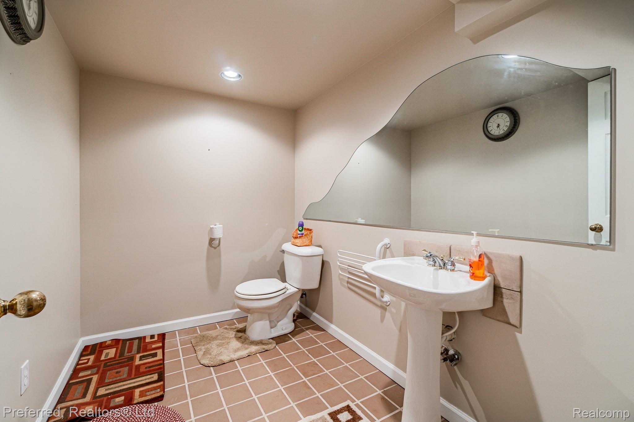 45358 Lothrop Road Canton, MI 48188 - Photo 43 of 49 Lothrop-49.jpg