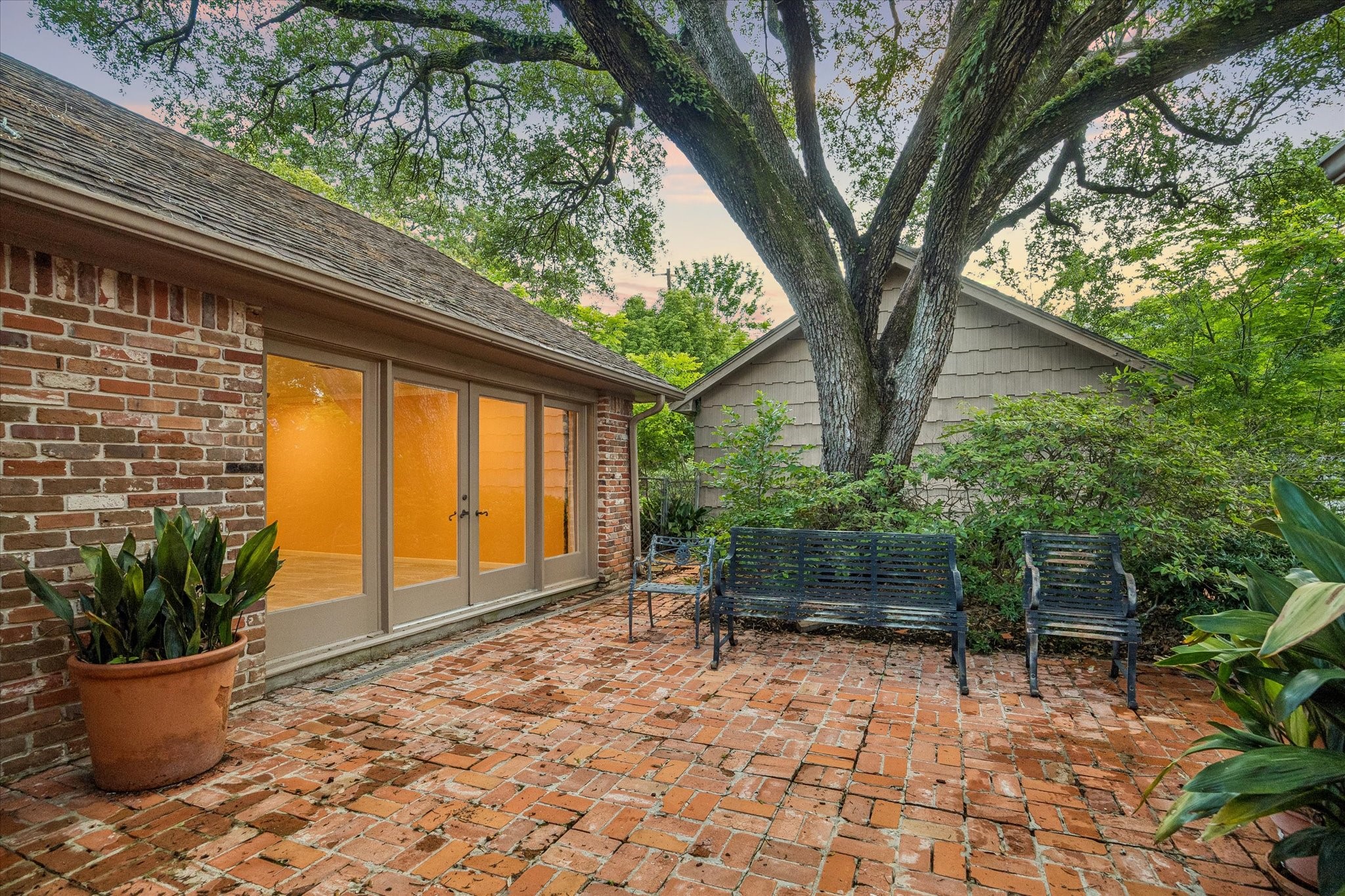 2126 Chimney Rock Road Houston, TX 77057 - Photo 26 of 30