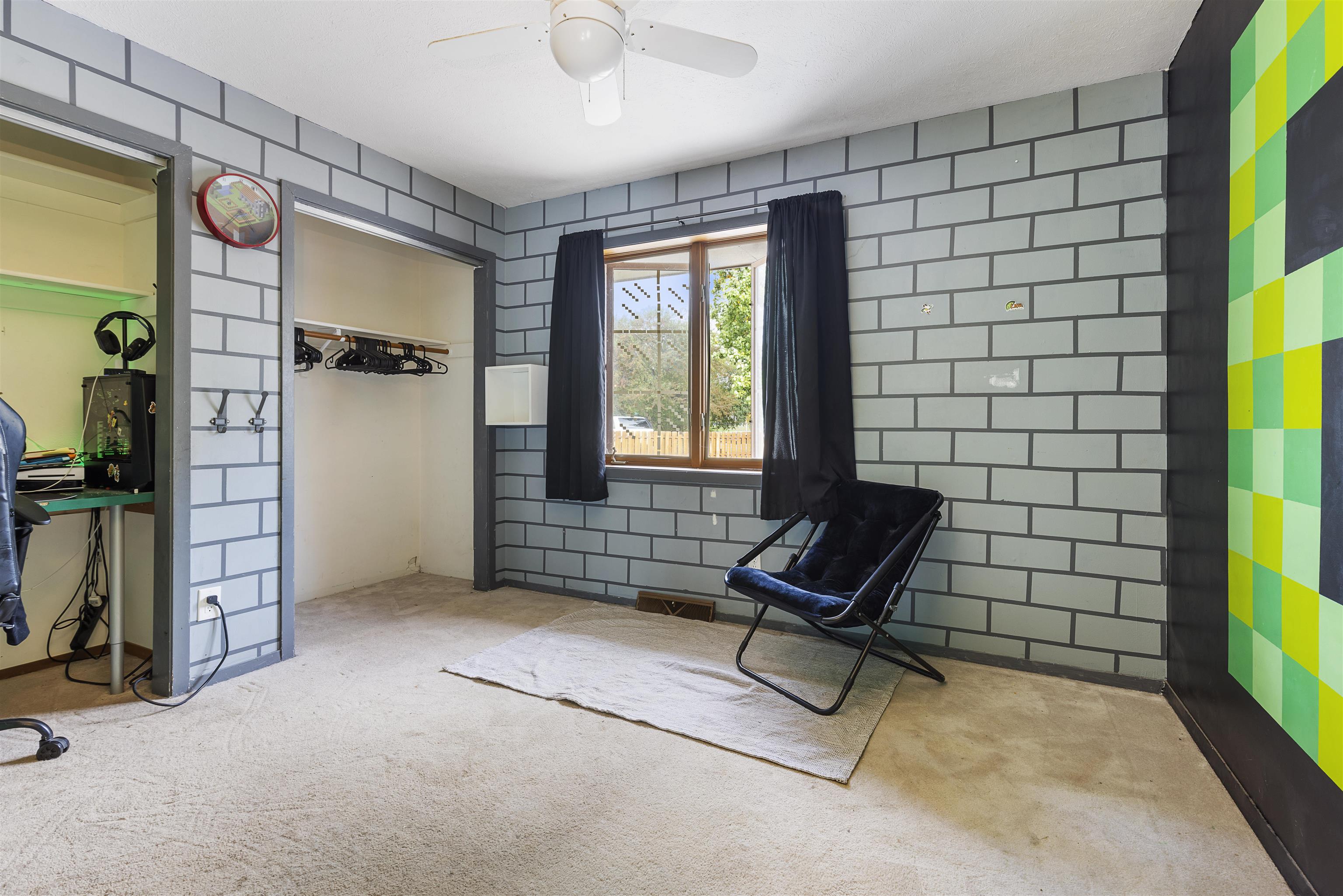 4031 Fairfax Road Roscoe, IL 61073 - Photo 10 of 23 a living room with furniture and a window