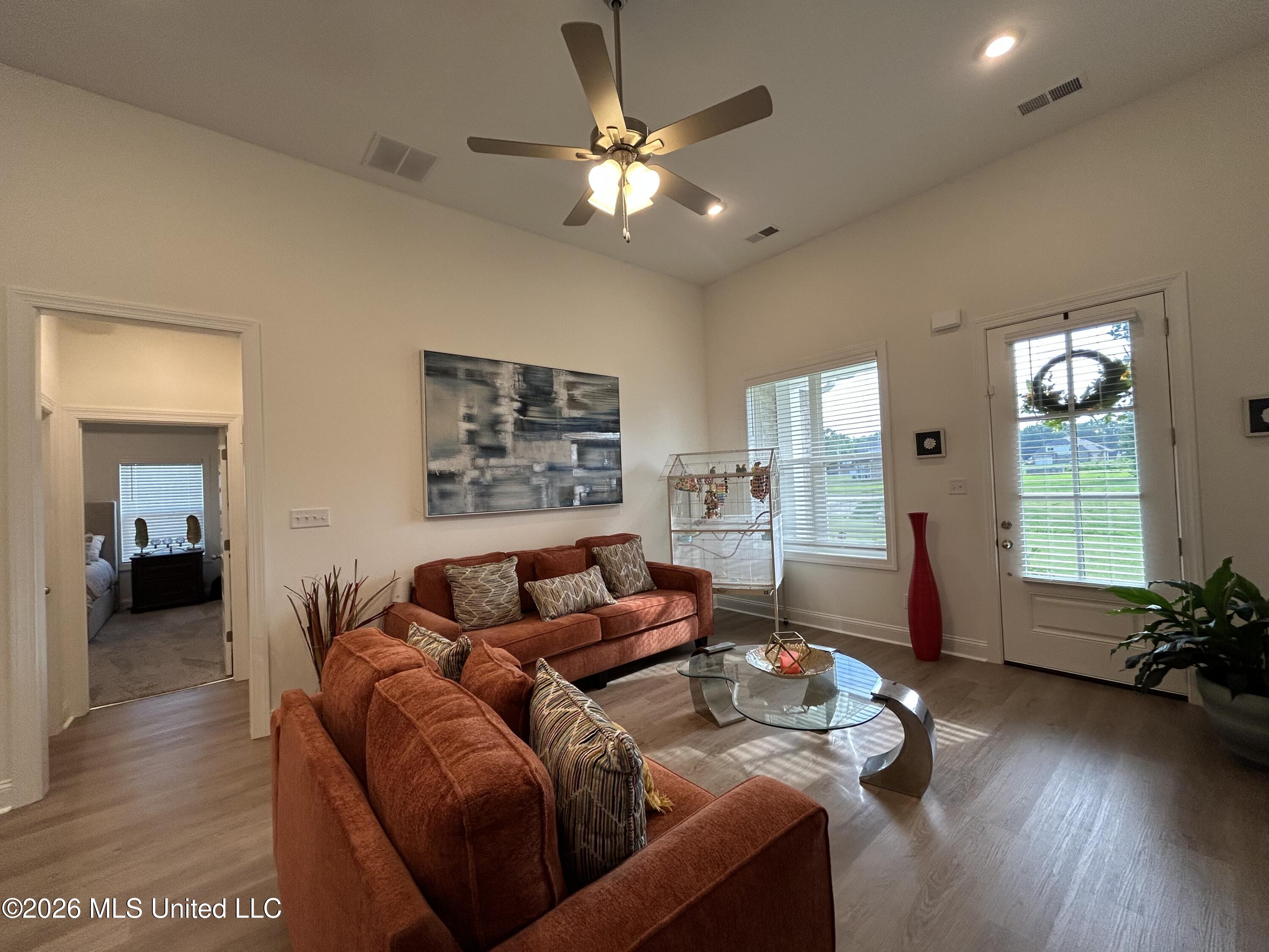 441 Centerline Roper Loop Byhalia, MS 38611 - Photo 3 of 17 Additional Den View
