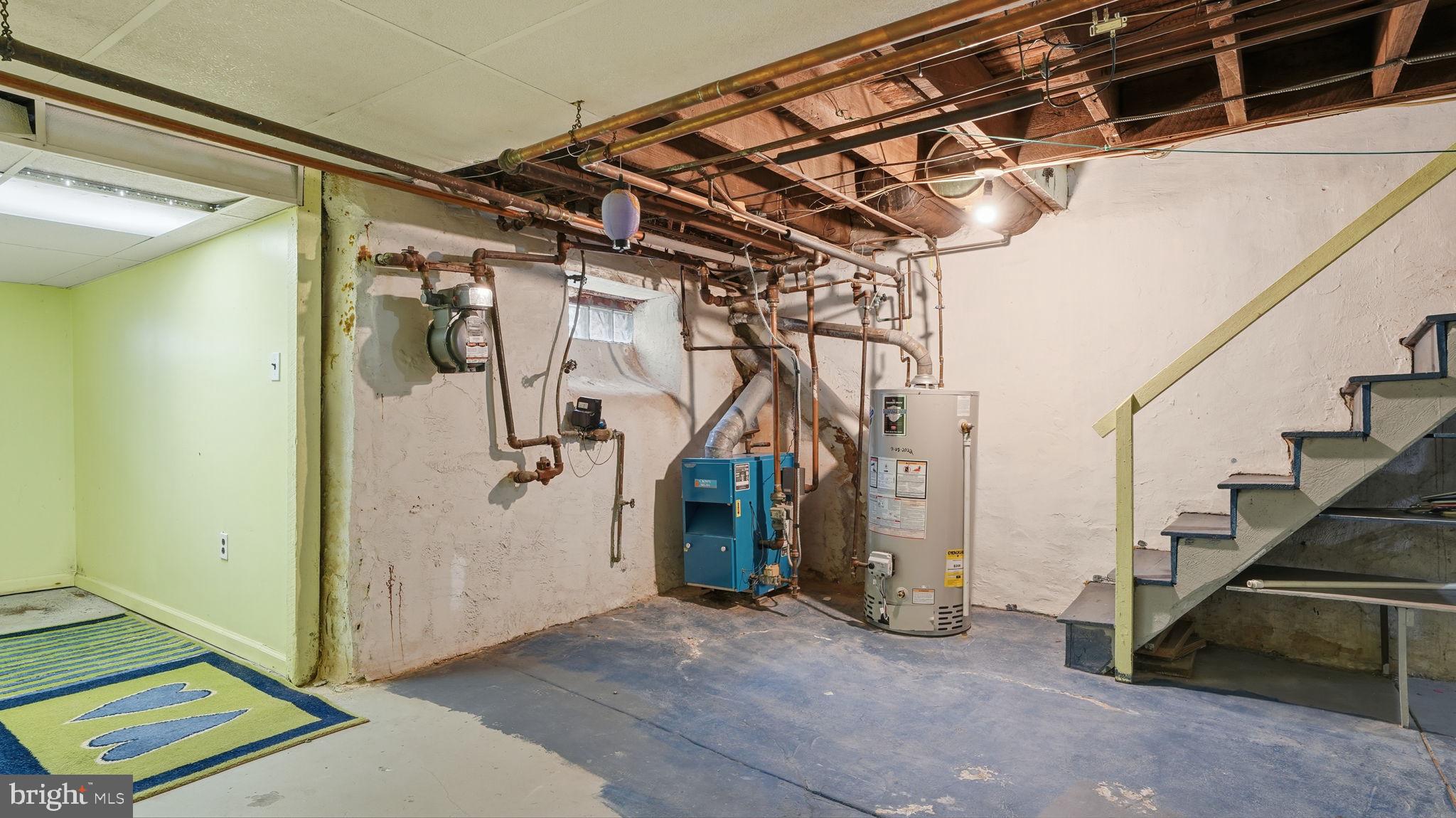 442 Wellesley Road Philadelphia, PA 19119 - Photo 28 of 36 a view of an entryway