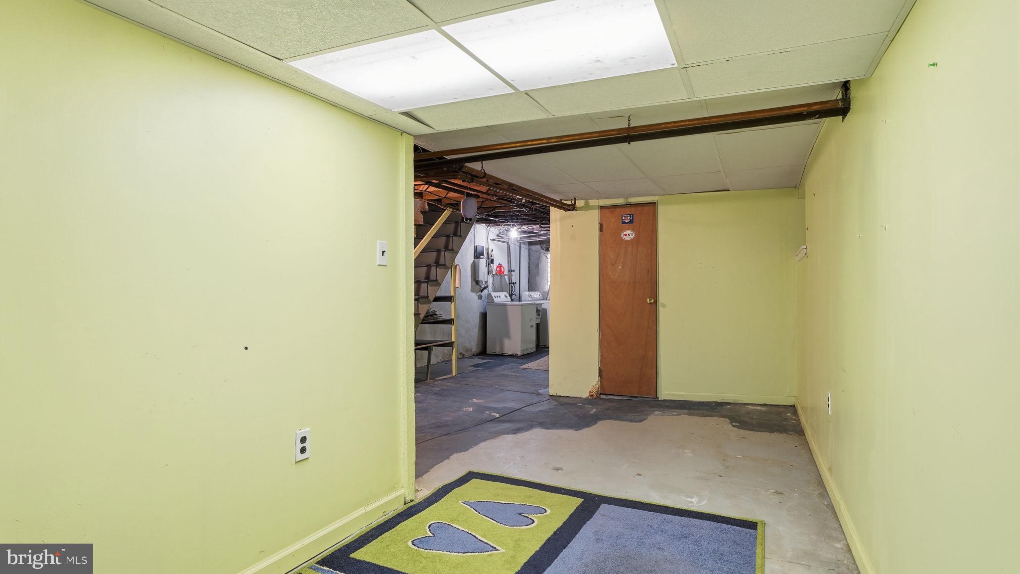 442 Wellesley Road Philadelphia, PA 19119 - Photo 31 of 36 a view of an empty room