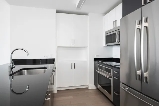 $6,393 | 70 Pine Street, Unit 707 | Financial District