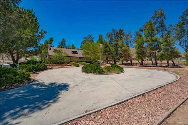 $4,000 | 34155 Castlehaven Road, Agua Dulce, CA 91390