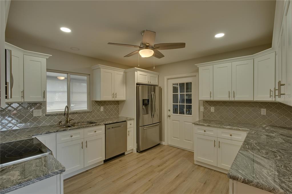 6472 Southwest 106th Place Ocala, FL 34476 - Photo 11 of 40