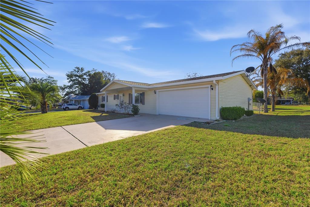 6472 Southwest 106th Place Ocala, FL 34476 - Photo 4 of 40