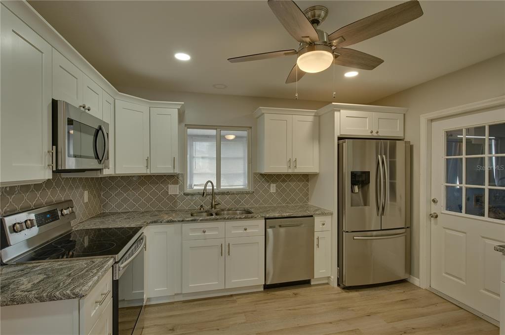 6472 Southwest 106th Place Ocala, FL 34476 - Photo 10 of 40