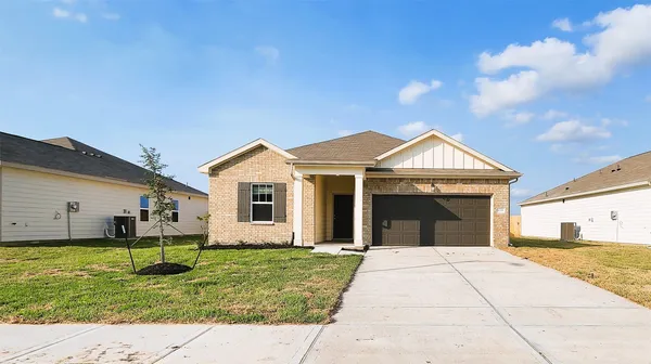 $2,100 | 6335 Highland Trl Drive, Richmond, TX 77469