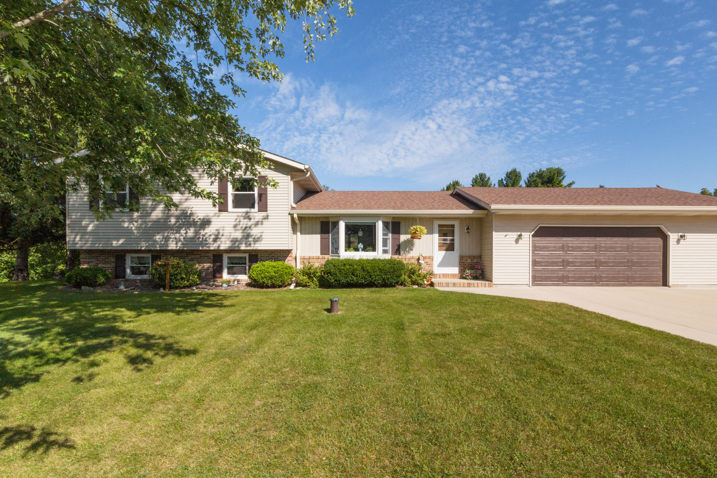 3268 Valley View Road Hartford, WI 53027 - Photo 1 of 1 Main