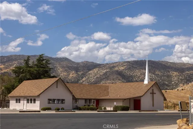 a view of a water fountain of the building