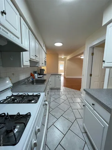 $2,750 | 139 South Broadway, Unit 8, Nyack, NY 10960