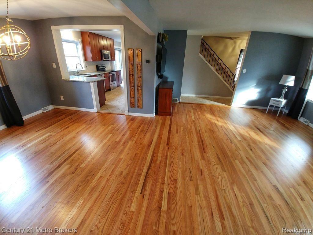 32250 Baintree Road Farmington Hills, MI 48334 - Photo 8 of 23