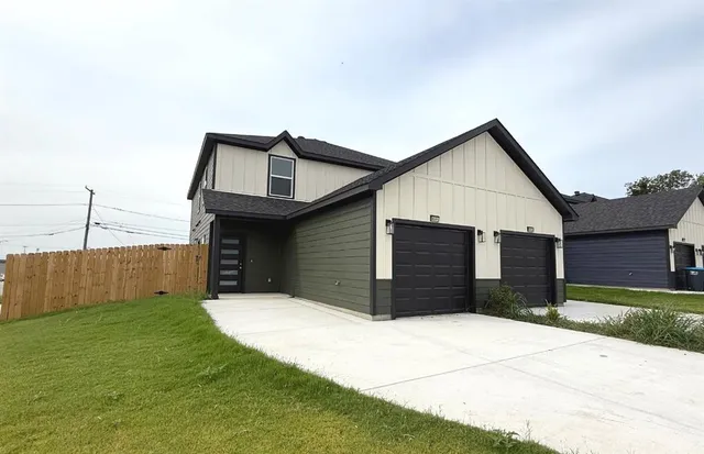 a house view with a outdoor space