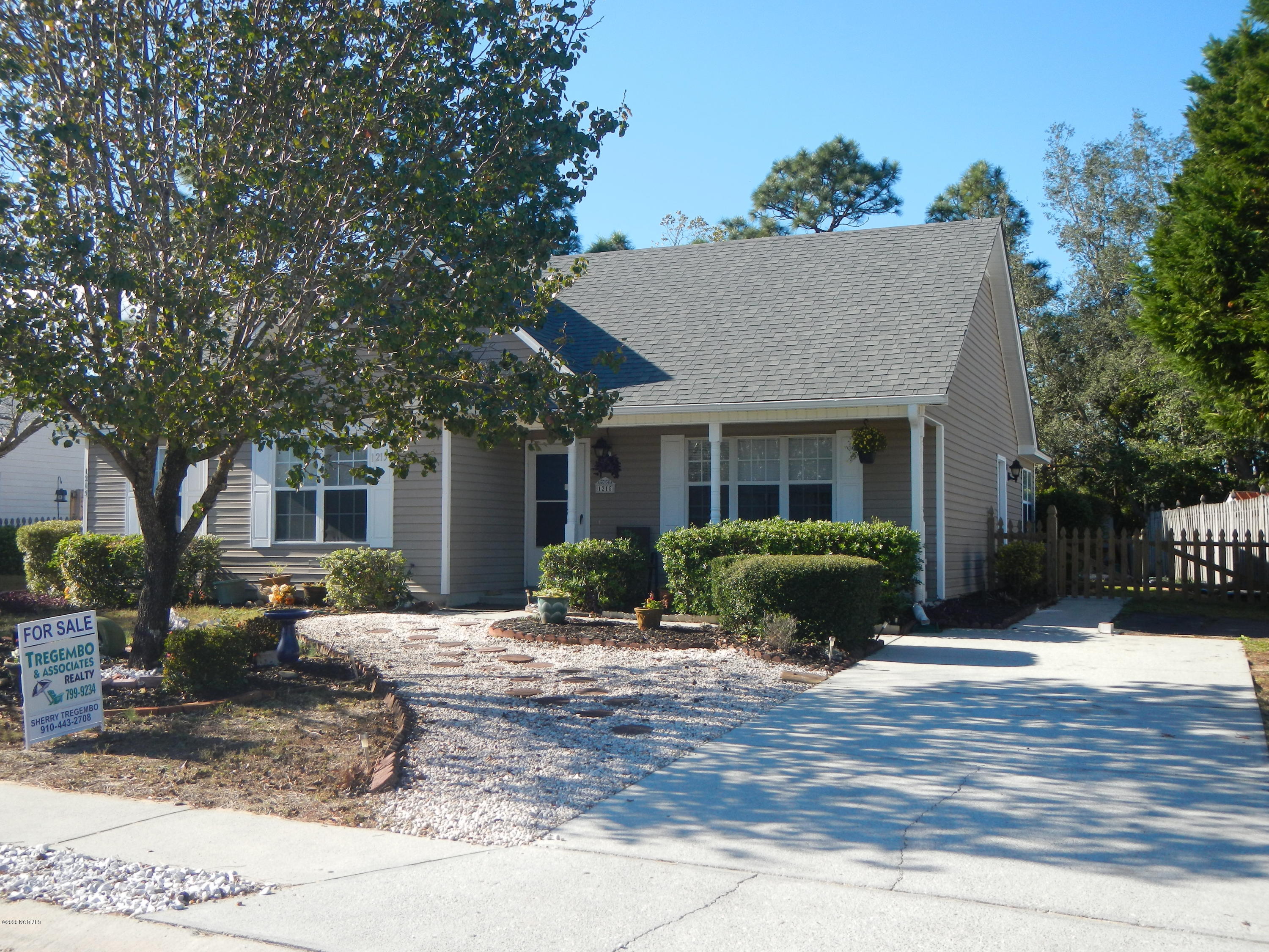 1215 Welborn Road Wilmington, NC 28409 - Photo 1 of 40 1215 Welborn Rd front of house