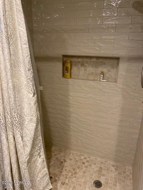 1215 Welborn Road Wilmington, NC 28409 - Photo 29 of 40 1215 Welborn Rd Master bath3