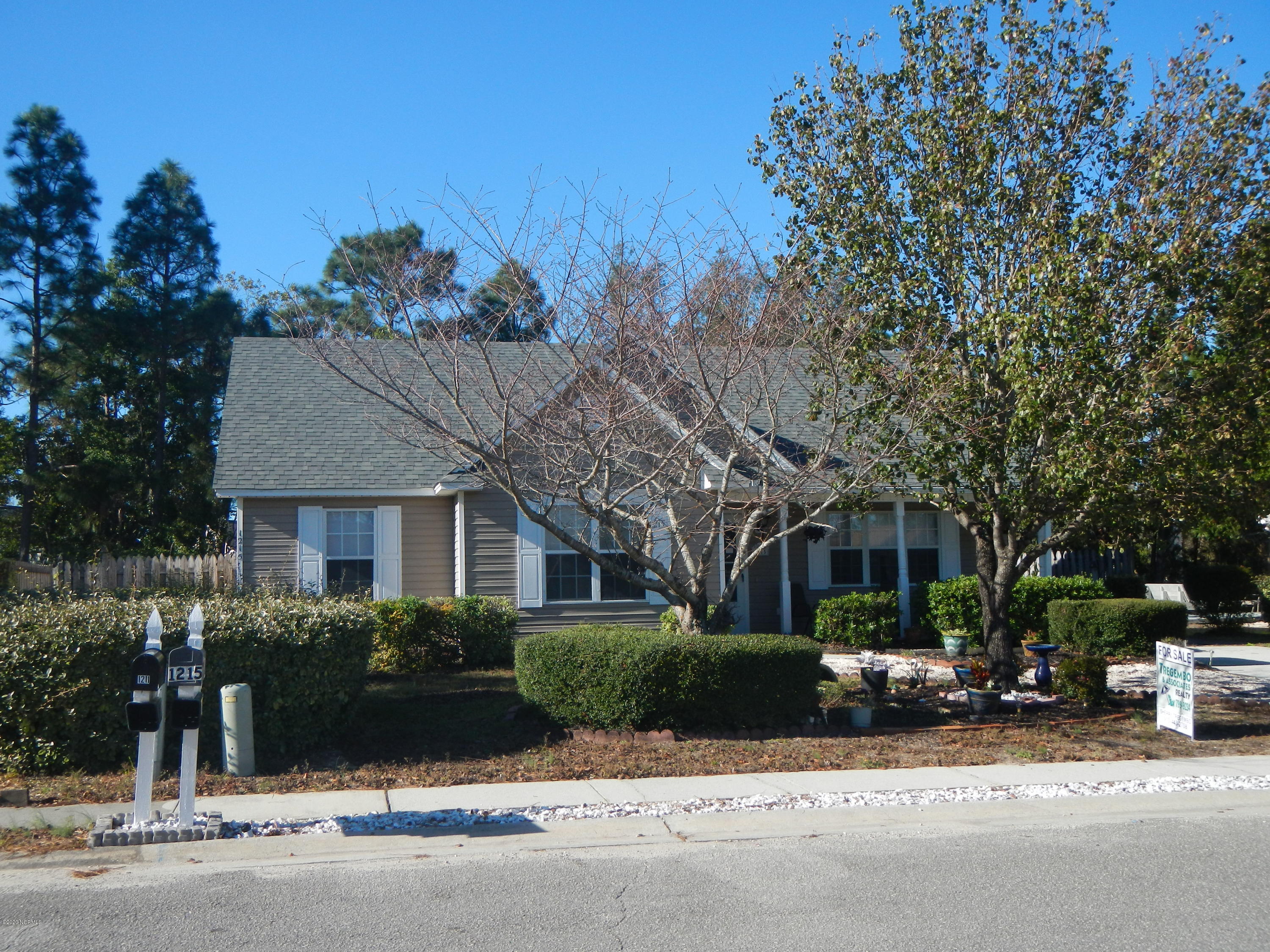 1215 Welborn Road Wilmington, NC 28409 - Photo 5 of 40 1215 Welborn Rd front of house