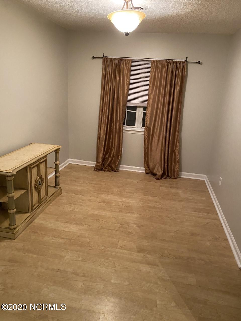 1215 Welborn Road Wilmington, NC 28409 - Photo 10 of 40 1215 owners pics 1